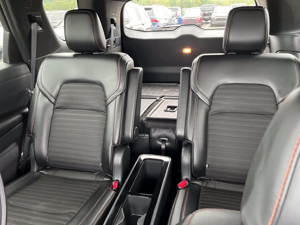 Used 2025 Beige Nissan Rock Creek image 13