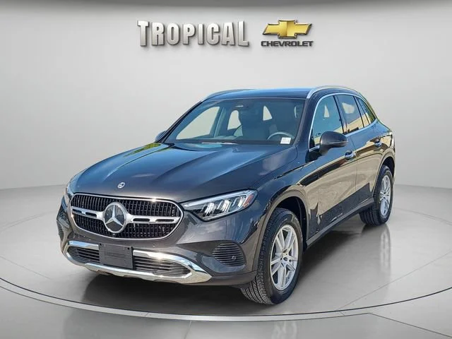 Used 2023 Gray Mercedes-Benz GLC 300 image 1