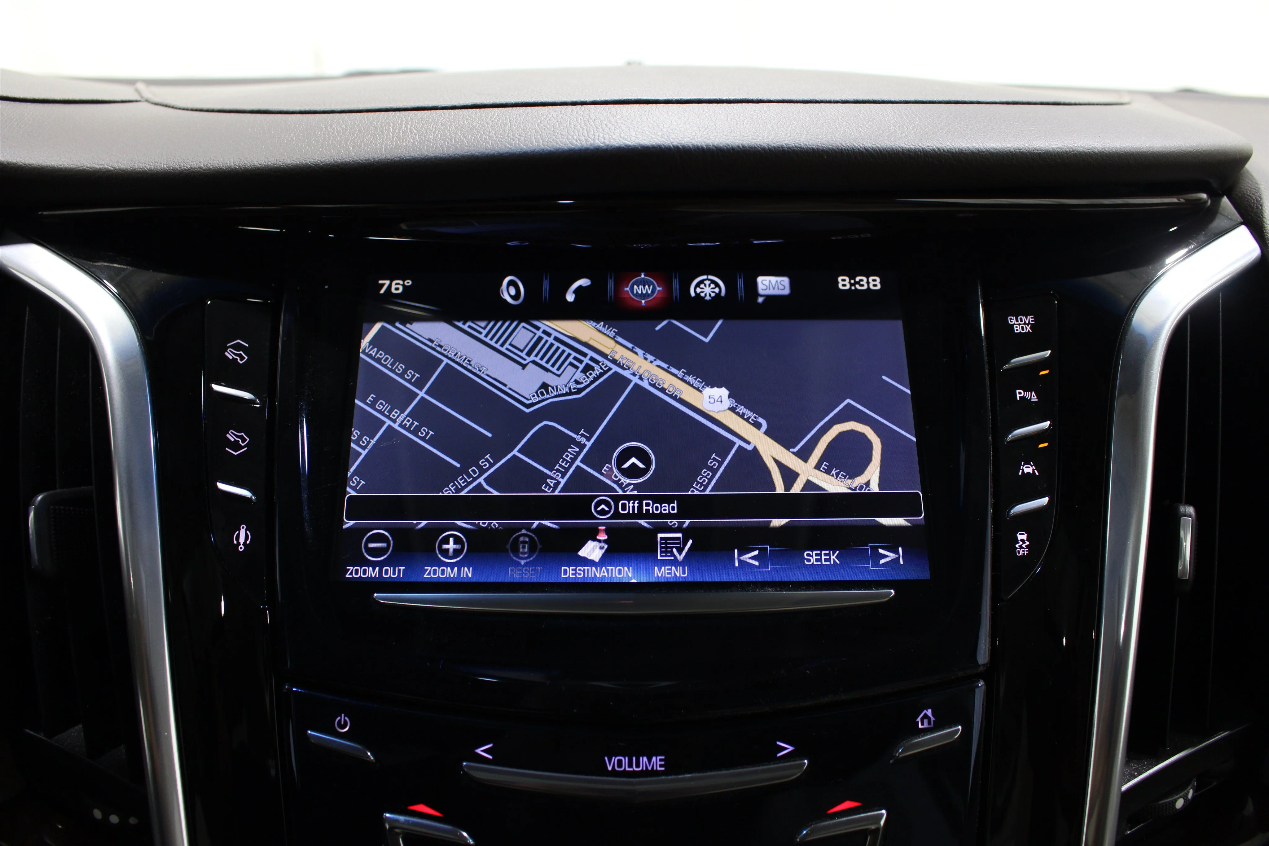 2016 Cadillac Escalade Luxury - Photo 17