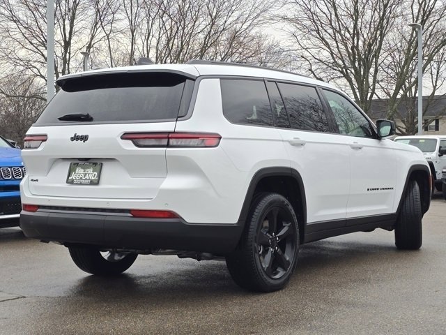 New 2026 Bright White Clear-Coat Exterior Paint Jeep Limited image 27