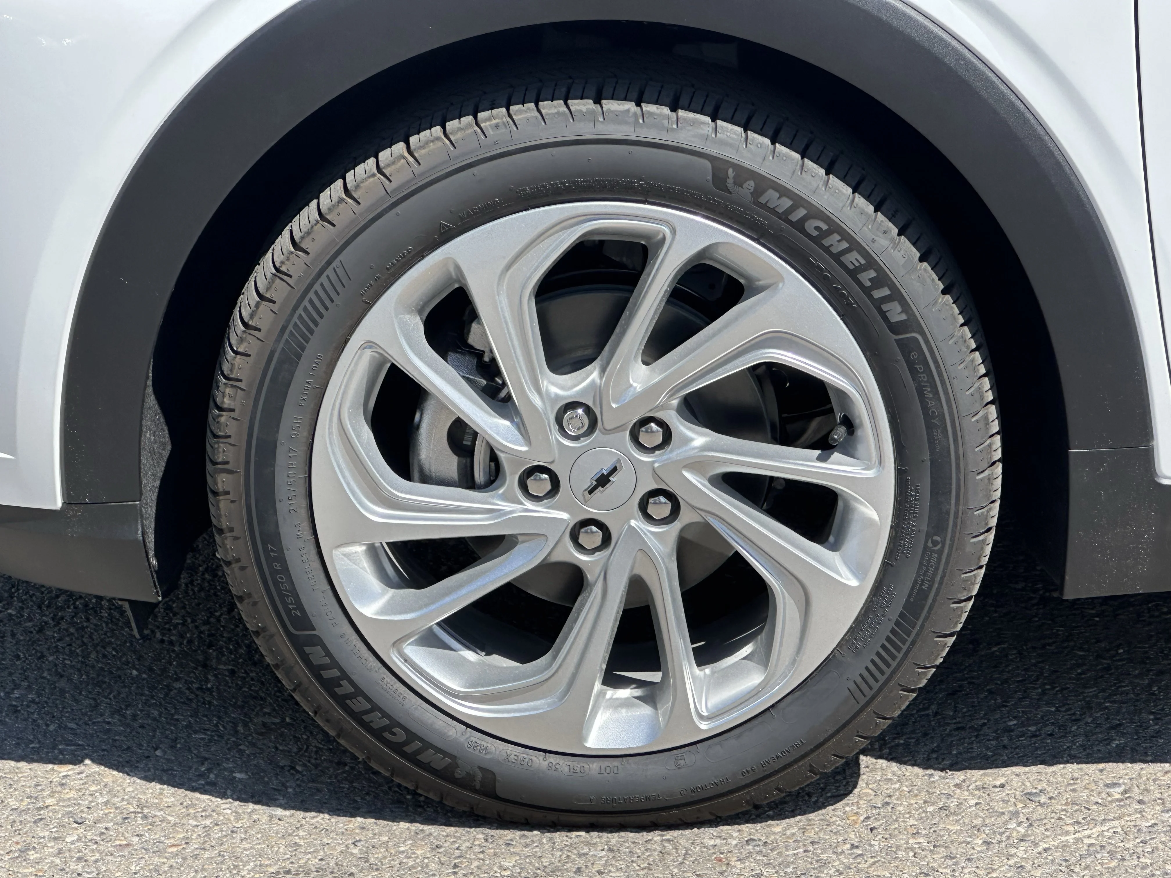 New 2027 Summit White Chevrolet LT image 9