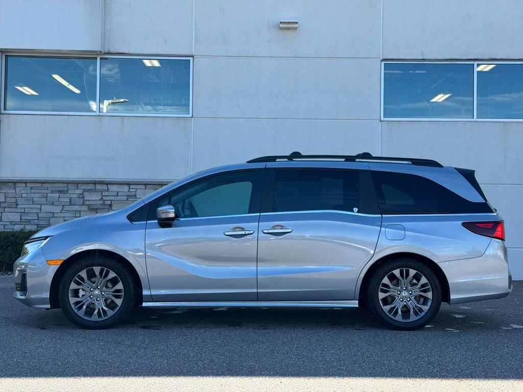 Certified Used 2026 Solar Silver Metallic Honda Touring image 6