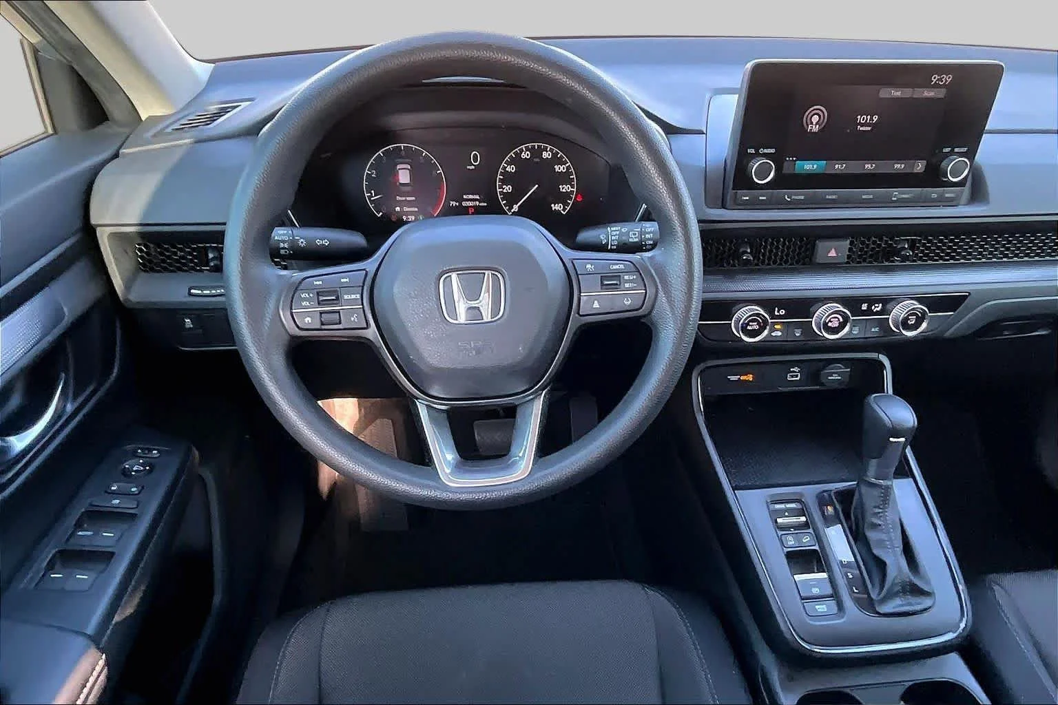 Used 2025 Urban Gray Pearl Honda LX image 6