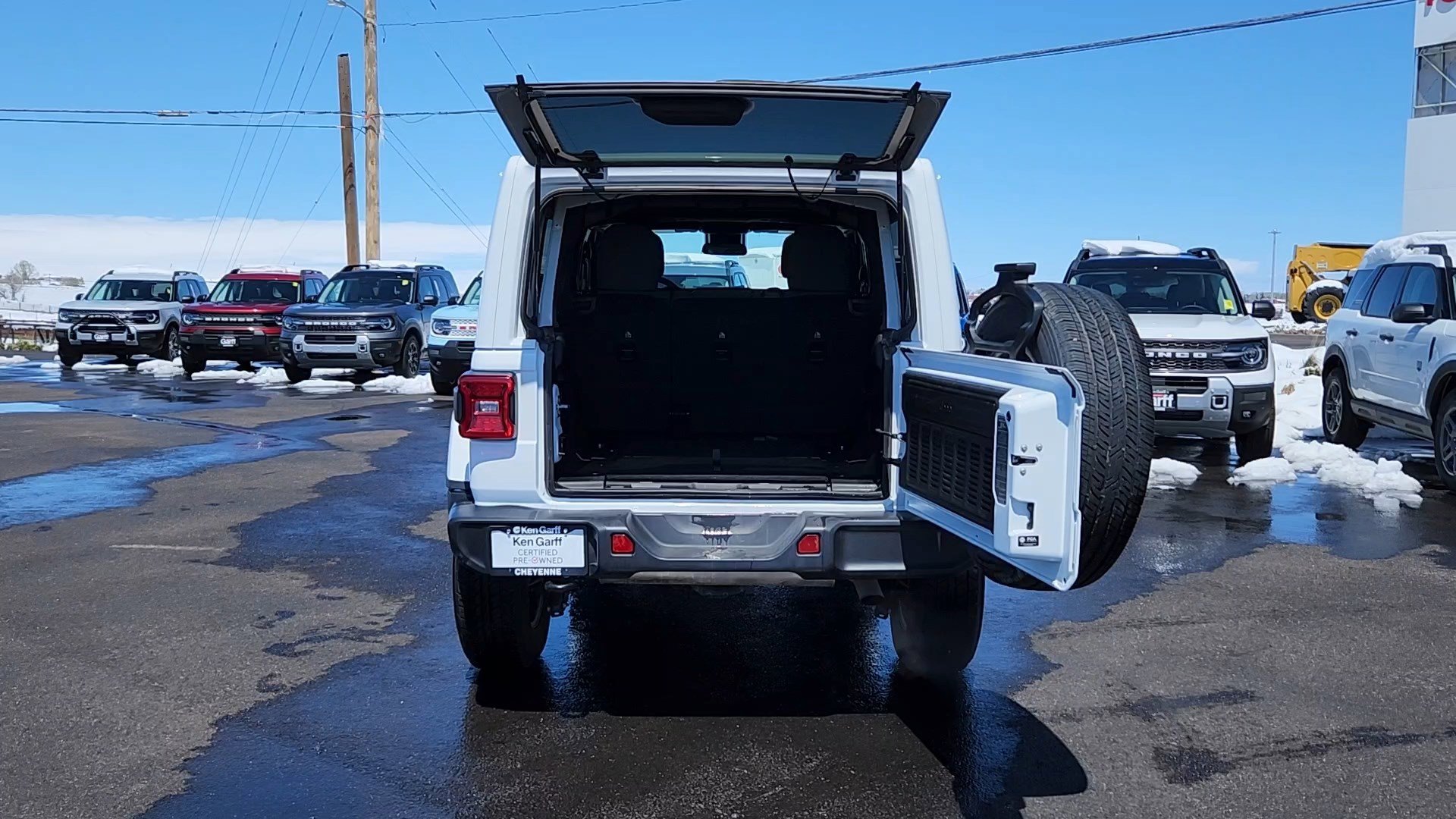 Used 2025 Bright White Clearcoat Jeep Sahara image 18