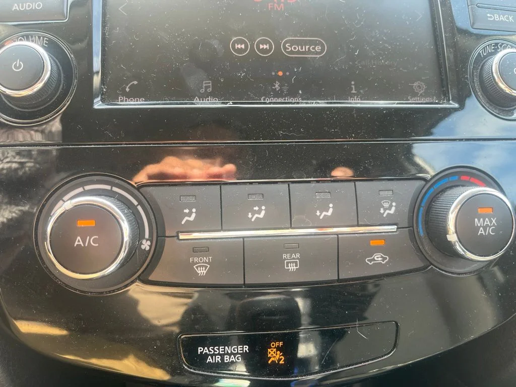 Used 2019 Gray Nissan S image 18