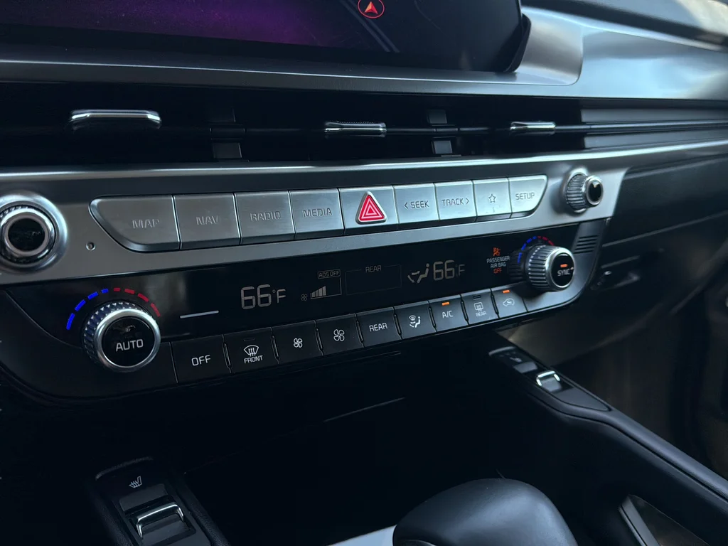 Certified Used 2025 Ebony Black Kia S image 18