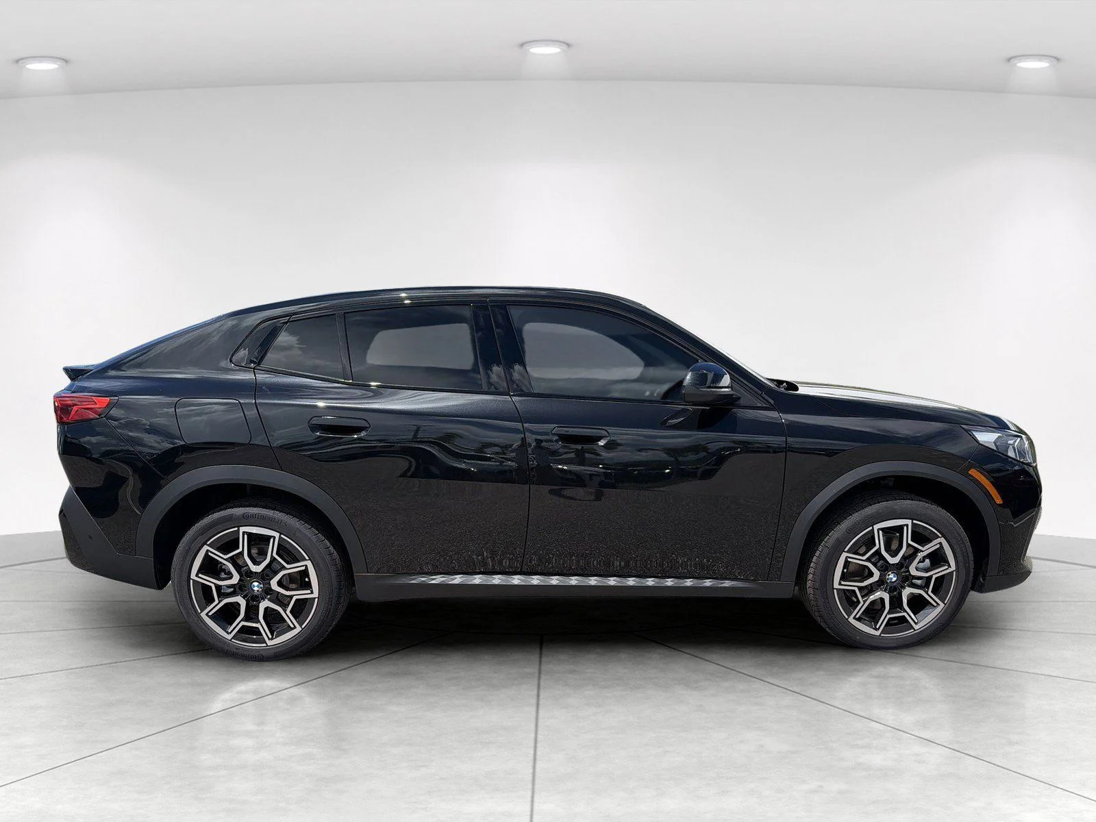 New 2027 Black Sapphire Metallic BMW  image 3