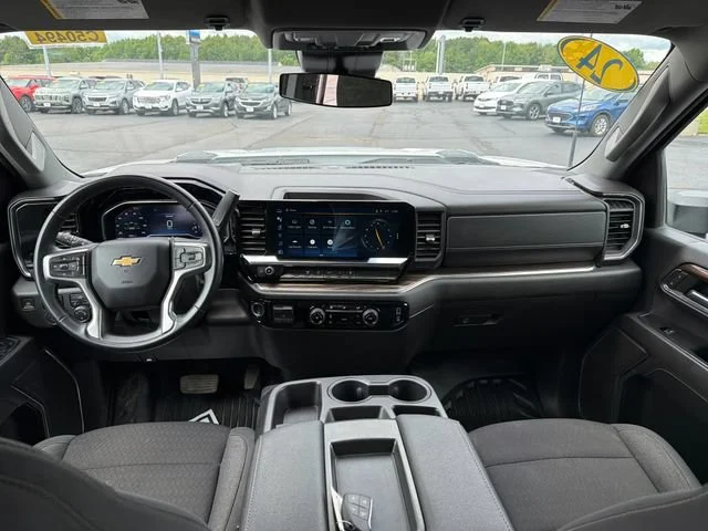Used 2024 Summit White Chevrolet LT image 29