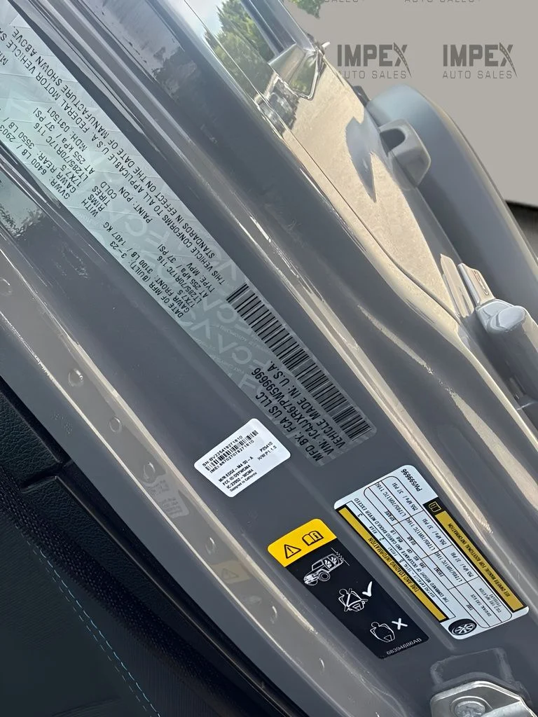 Used 2023 Gray Jeep Rubicon 4xe image 35