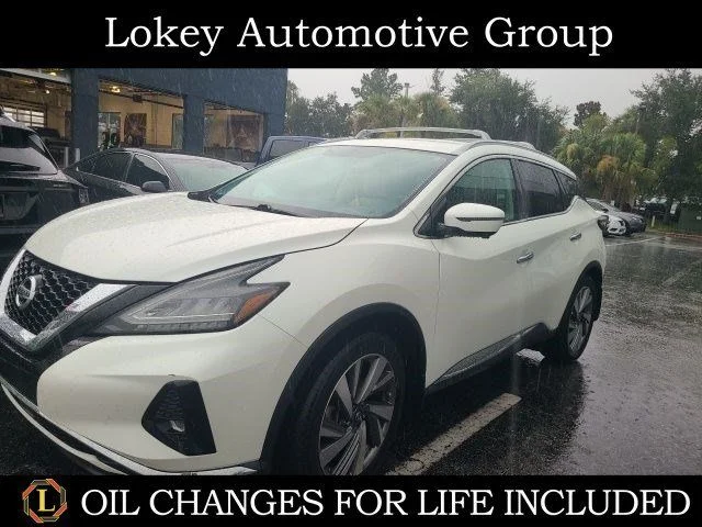 Used 2019 White Nissan SL image 1