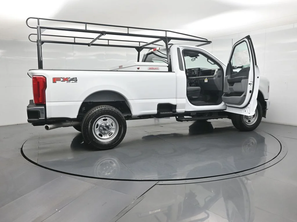 New 2026 Oxford White Ford XL image 3