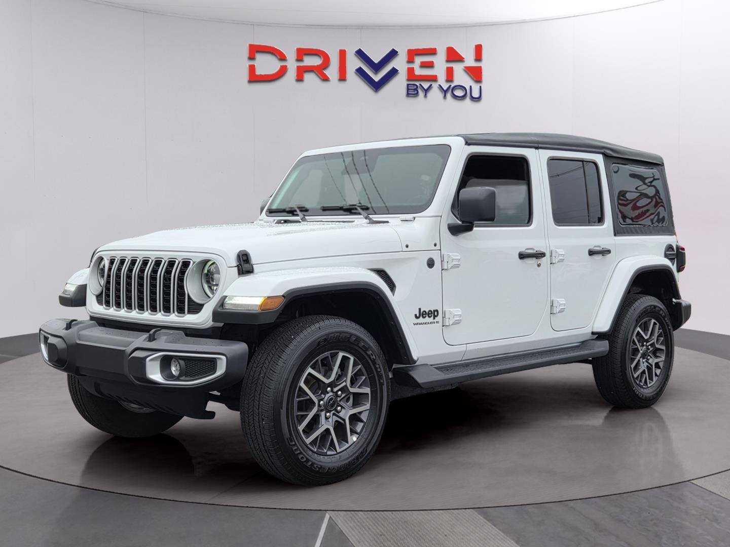 Used 2026 Bright White Clearcoat Jeep Sahara image 1