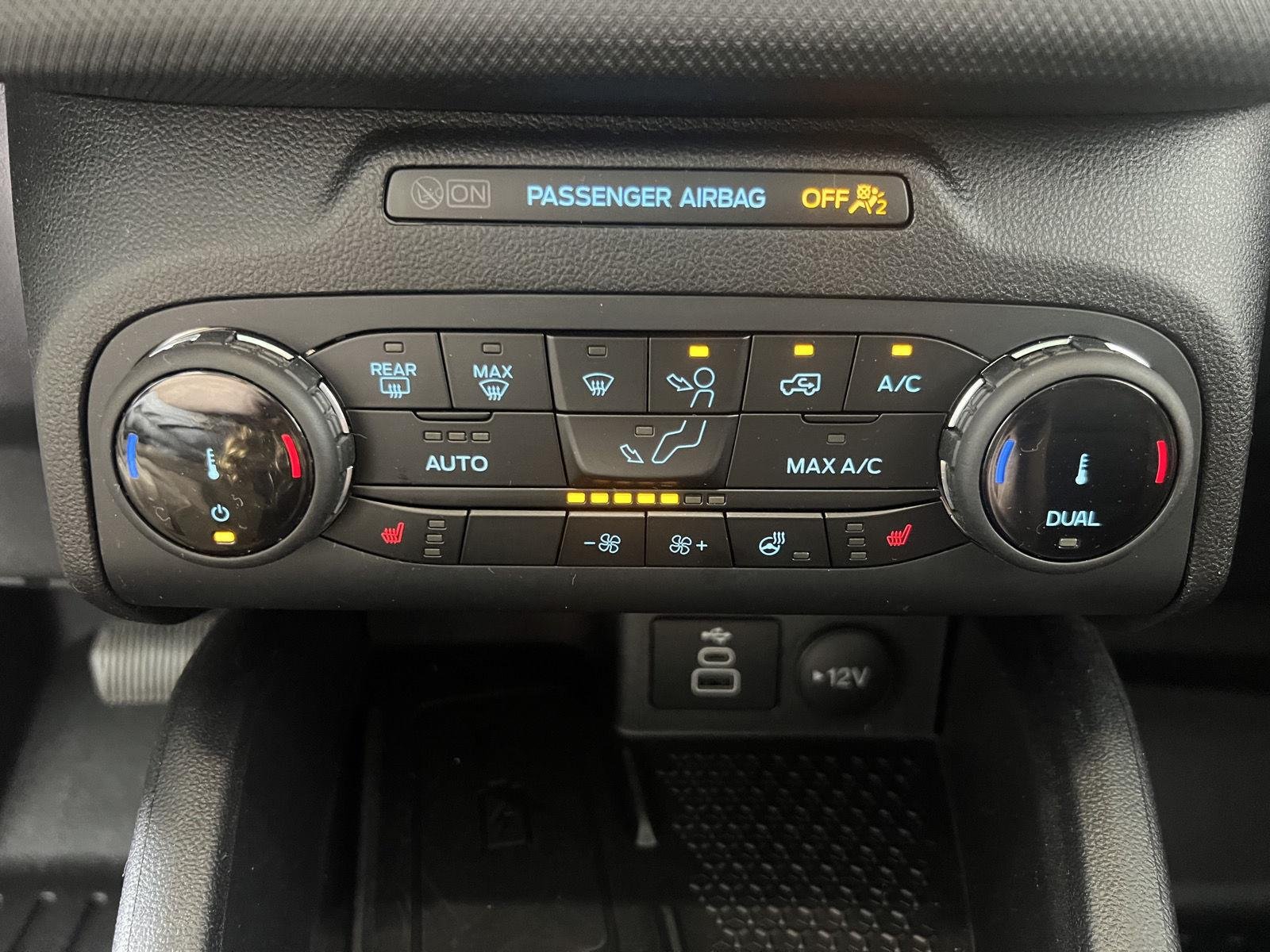 Used 2024 Azure Gray Metallic Tri-Coat Ford Badlands image 21