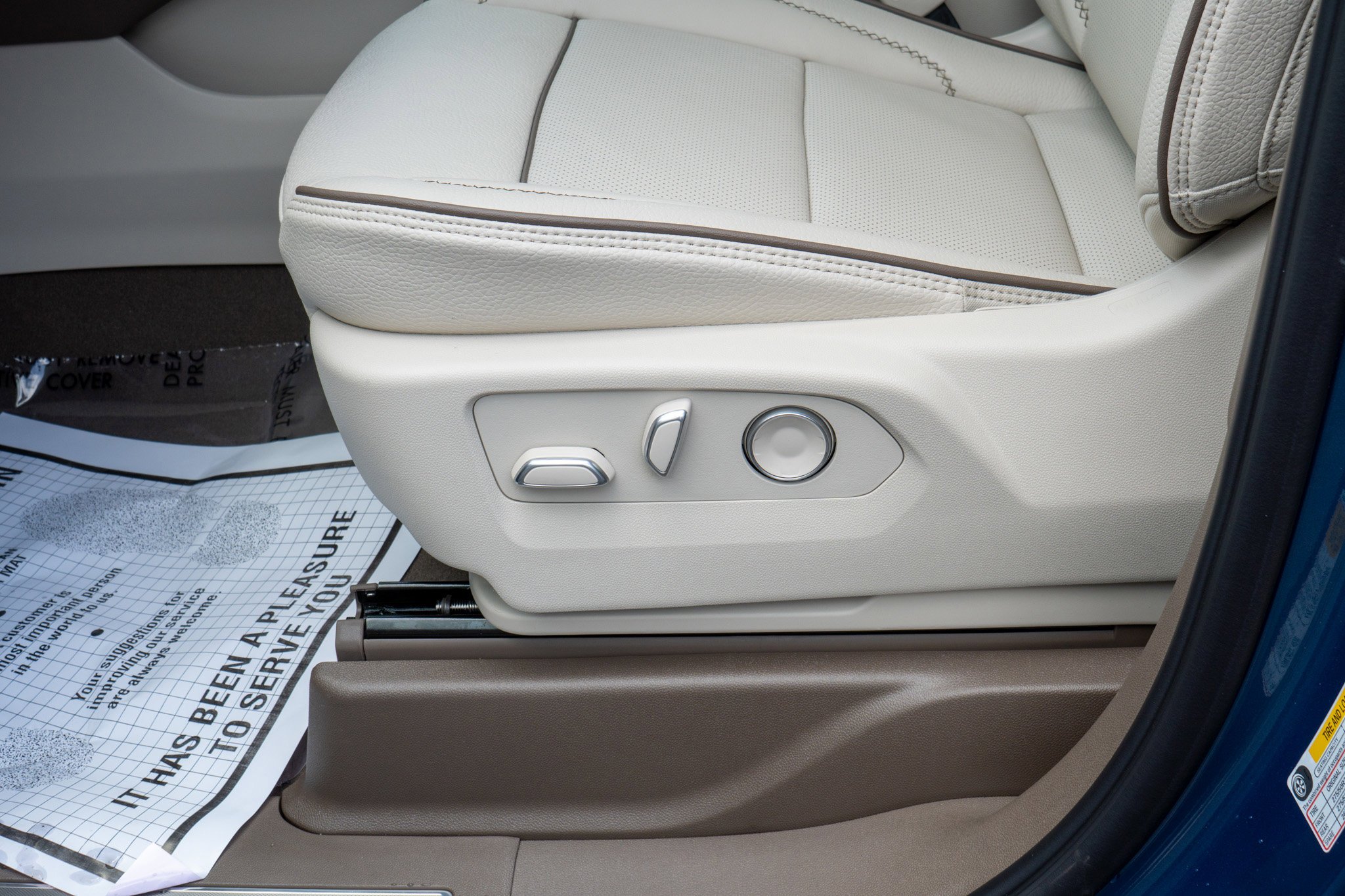 2026 GMC Yukon XL Denali - Photo 29