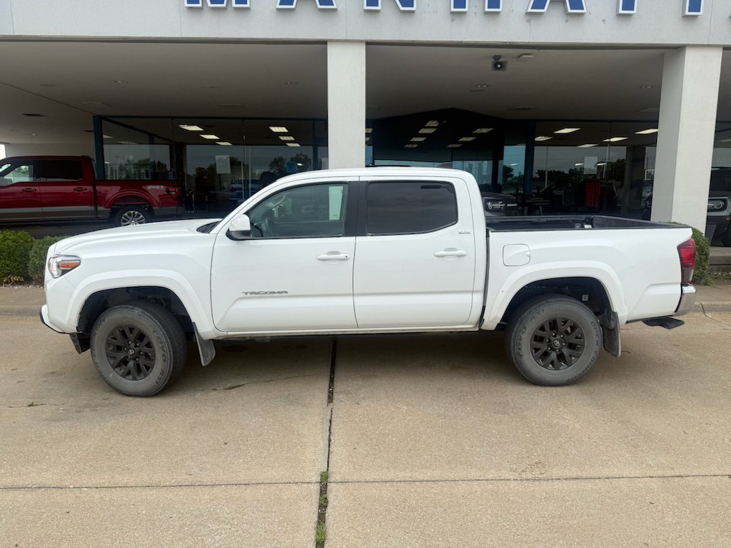 Used 2023 Ice Cap Toyota SR5 image 13