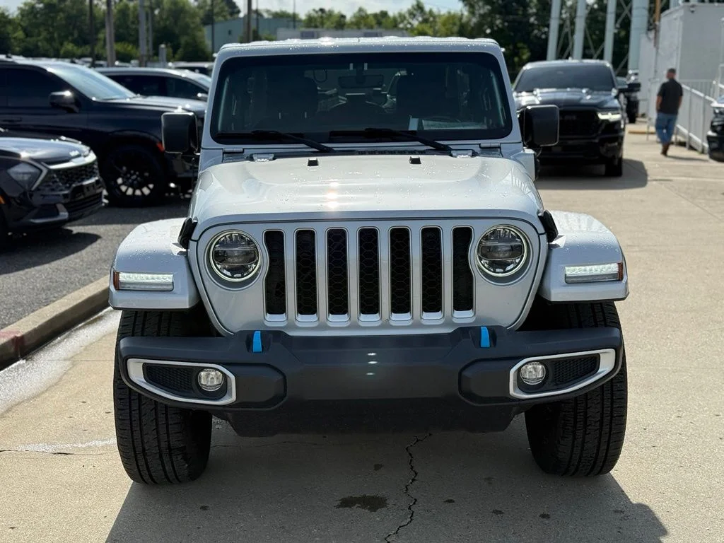 Used 2022 Silver Jeep Unlimited Sahara 4xe image 11