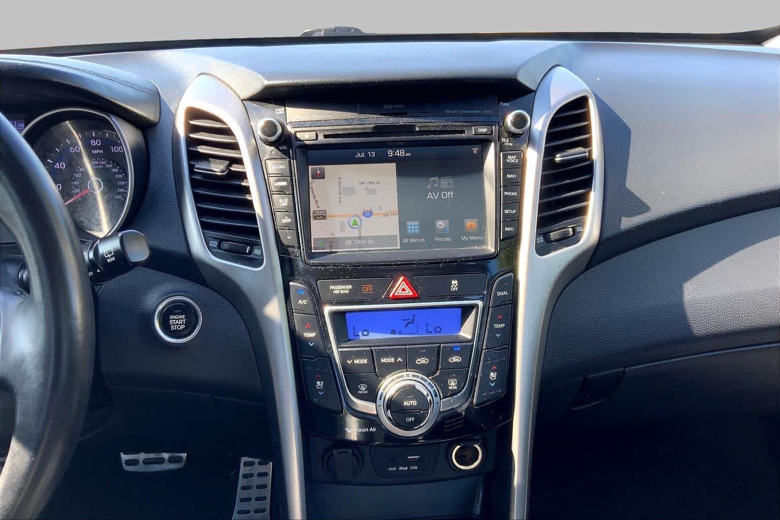 Used 2016 Galactic Gray Hyundai  image 7