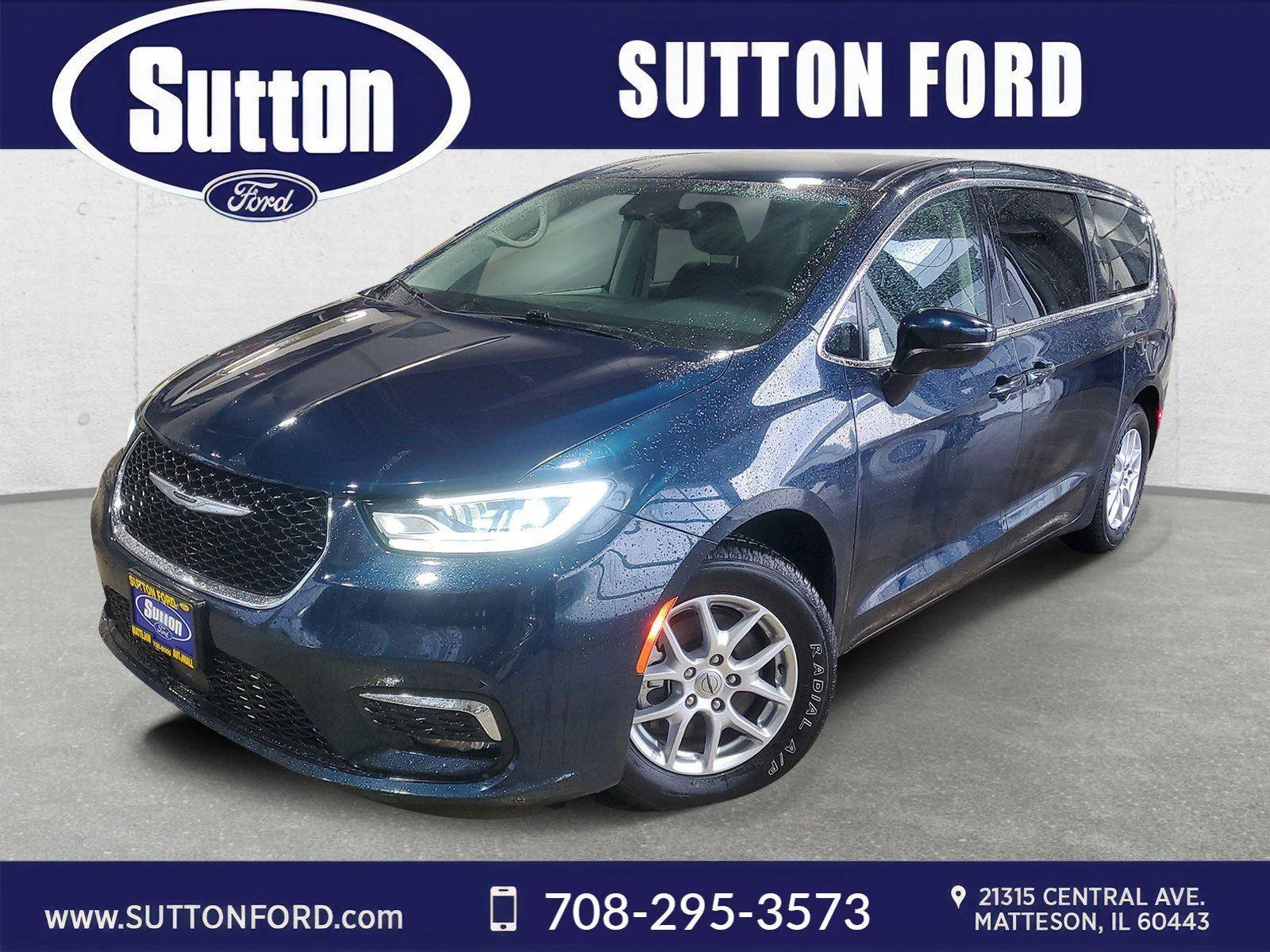 2023 Chrysler Pacifica Touring L's photo