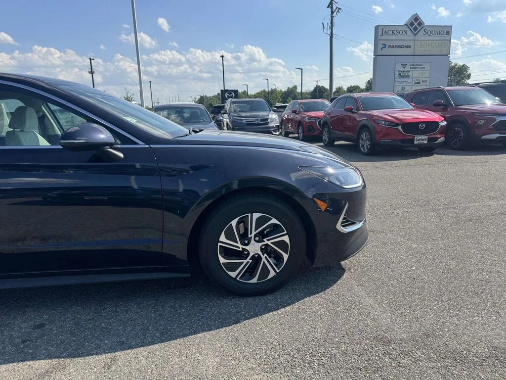 Used 2021 Blue Hyundai Blue image 5