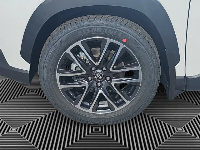 New 2026 Wind Chill Pearl Toyota XLE image 12