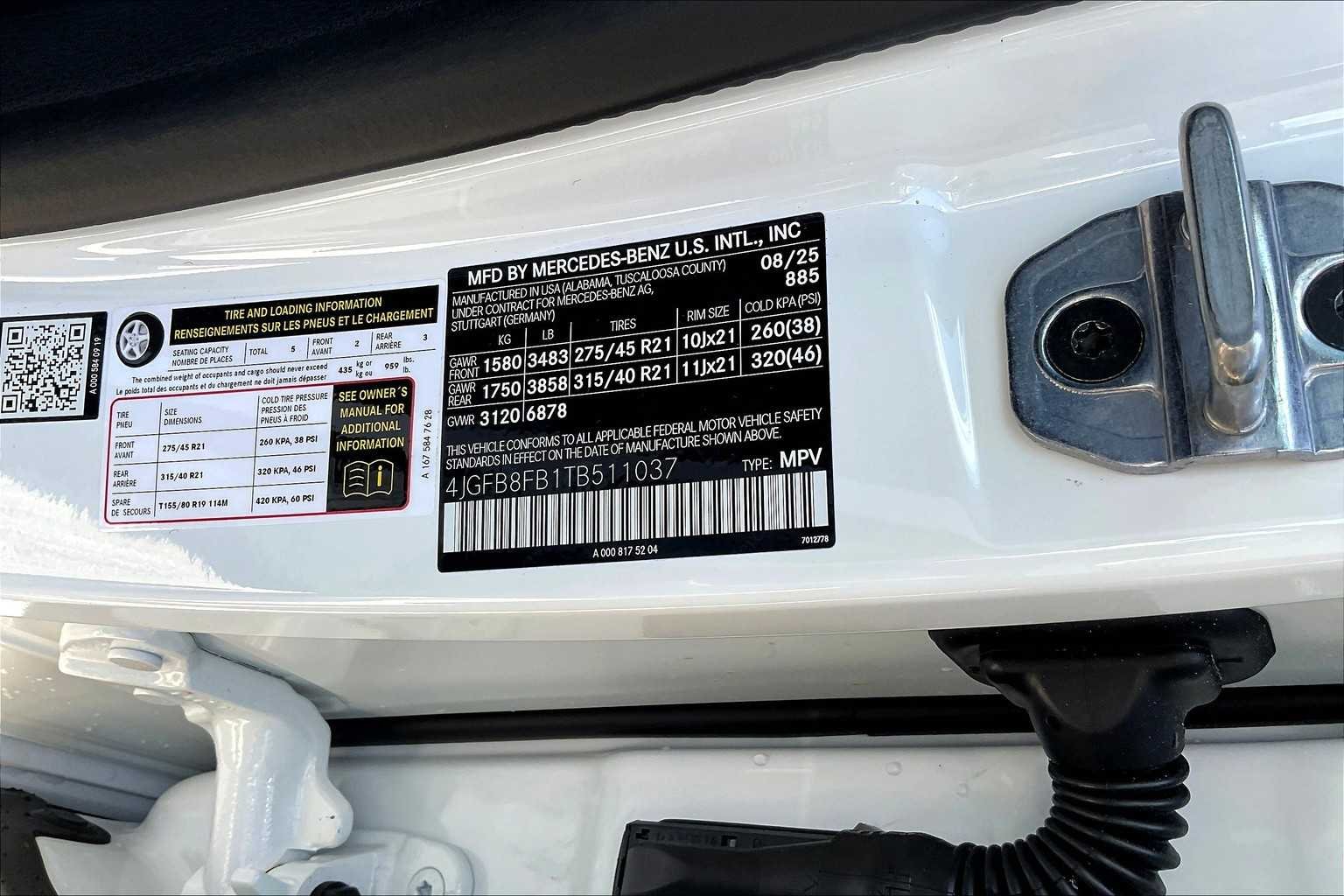 New 2026 MANUFAKTUR Moonlight White Metallic Mercedes-Benz GLE 580 image 12