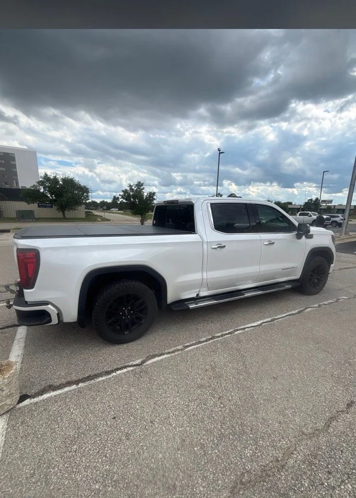 Used 2019 White GMC Denali image 4