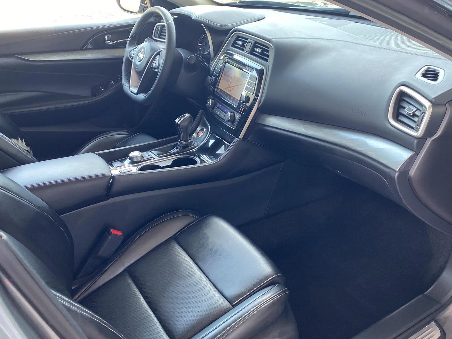Used 2017 Gun Metallic Nissan SL image 26