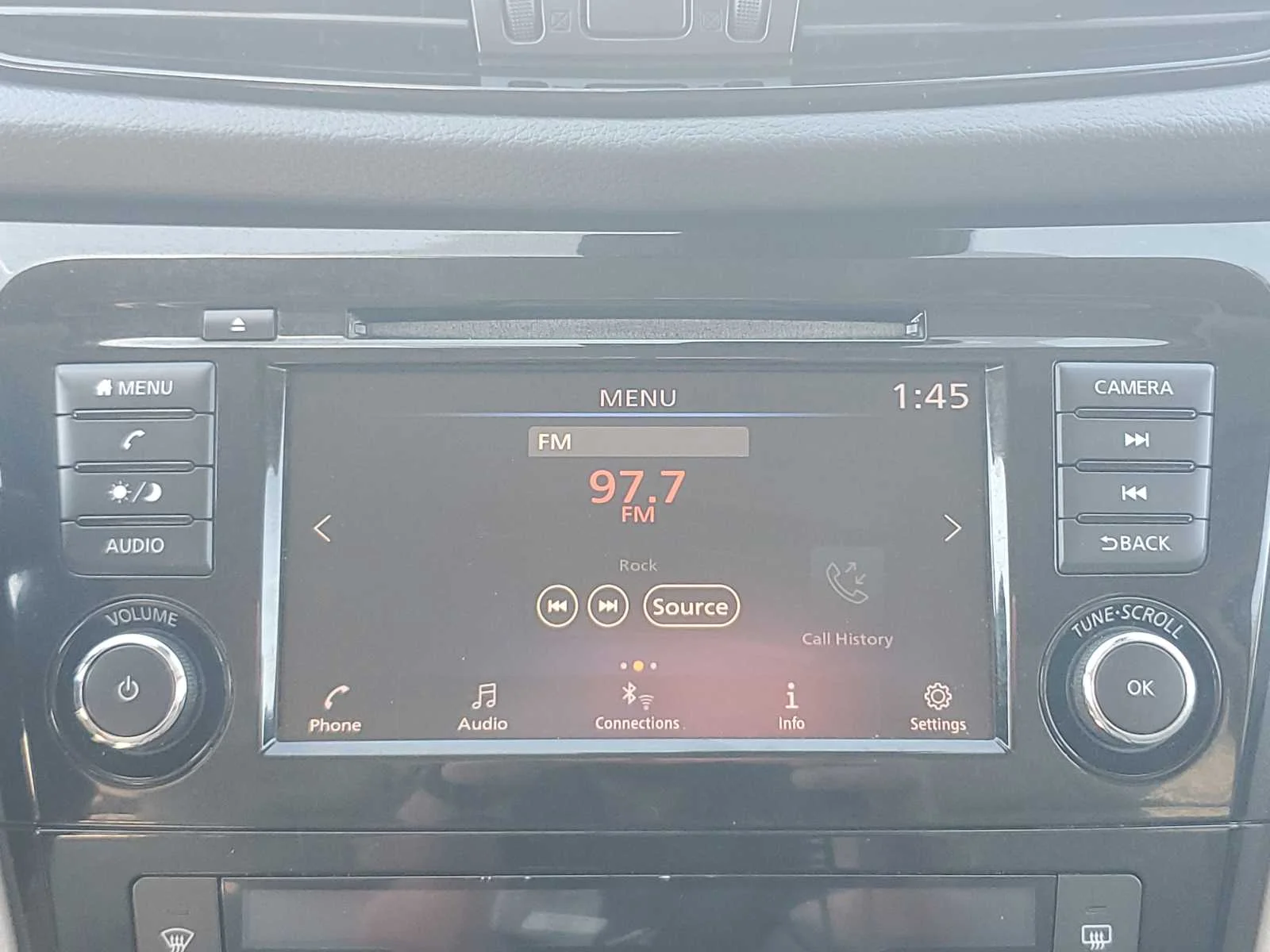 Used 2019  Nissan SV image 22
