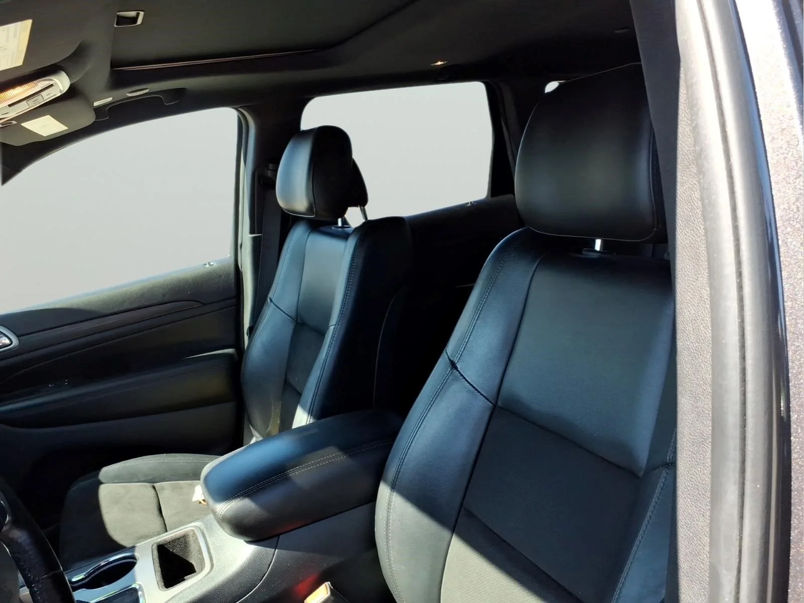 Used 2021 Granite Crystal Metallic Clearcoat Jeep Laredo X image 12
