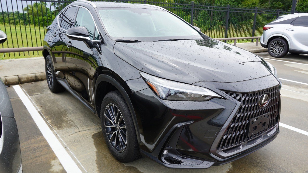 Used 2025 Black Lexus NX 250 Premium image 3