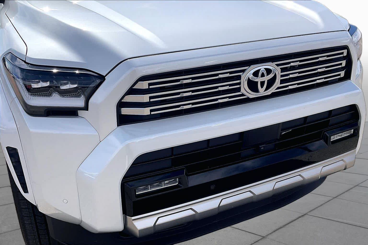 Used 2026 Wind Chill Pearl Toyota Limited image 29