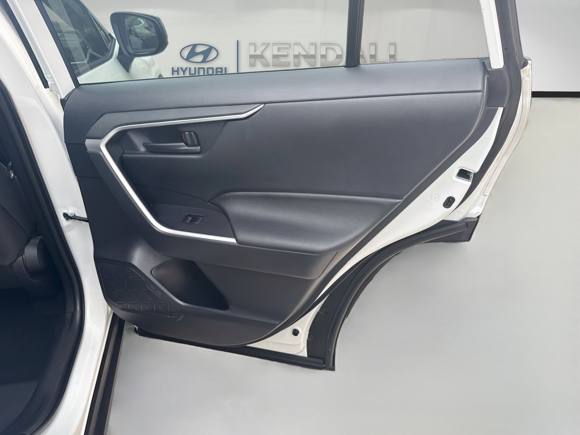 Used 2024 Ice Toyota Hybrid LE image 28