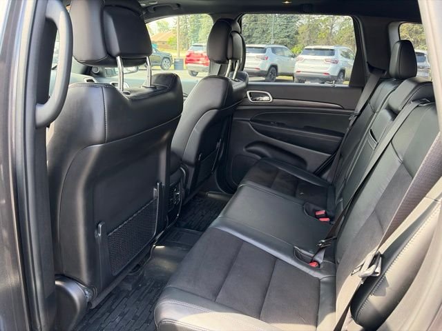 Used 2020 Granite Crystal Metallic Clearcoat Jeep Laredo image 10