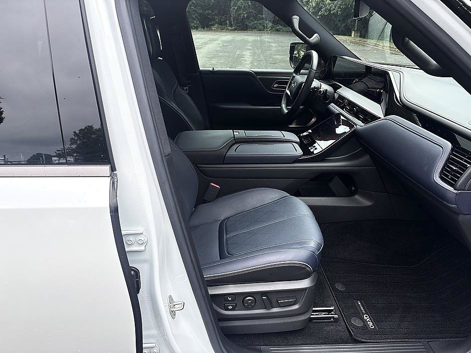 Used 2026 Radiant White INFINITI SPORT image 21