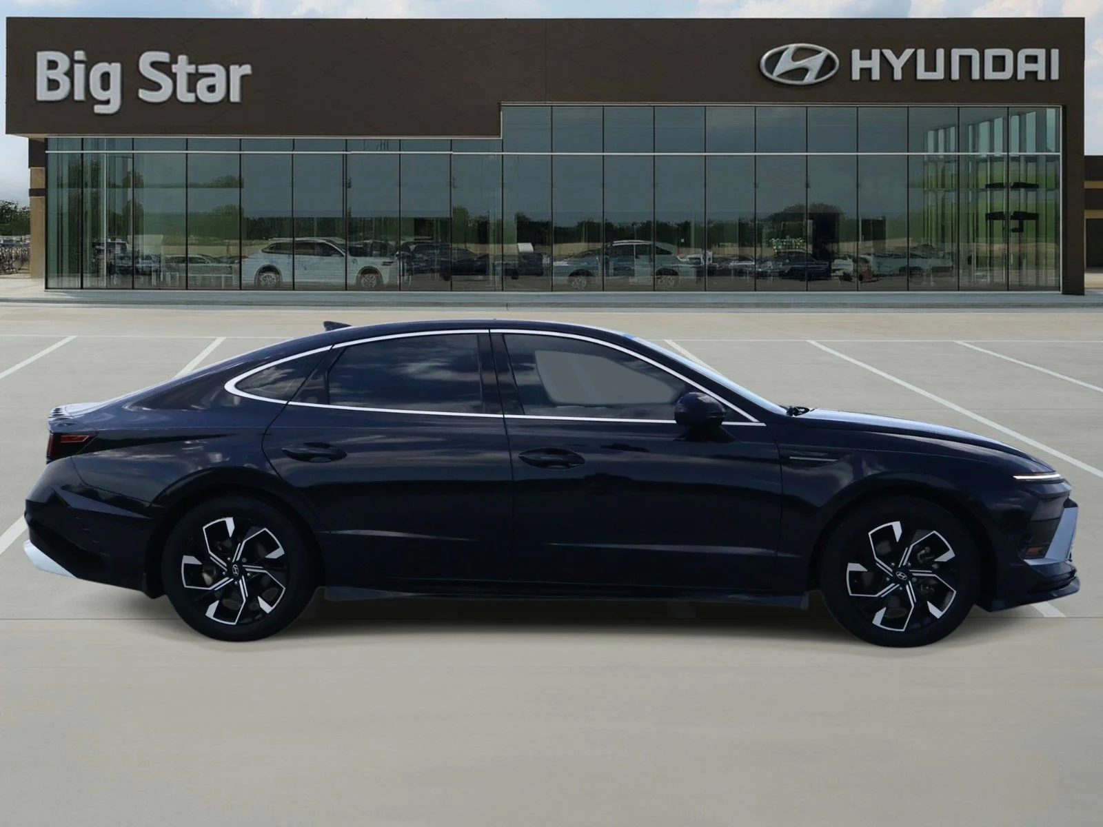 Used 2024 Carbon Blue Hyundai SEL image 5