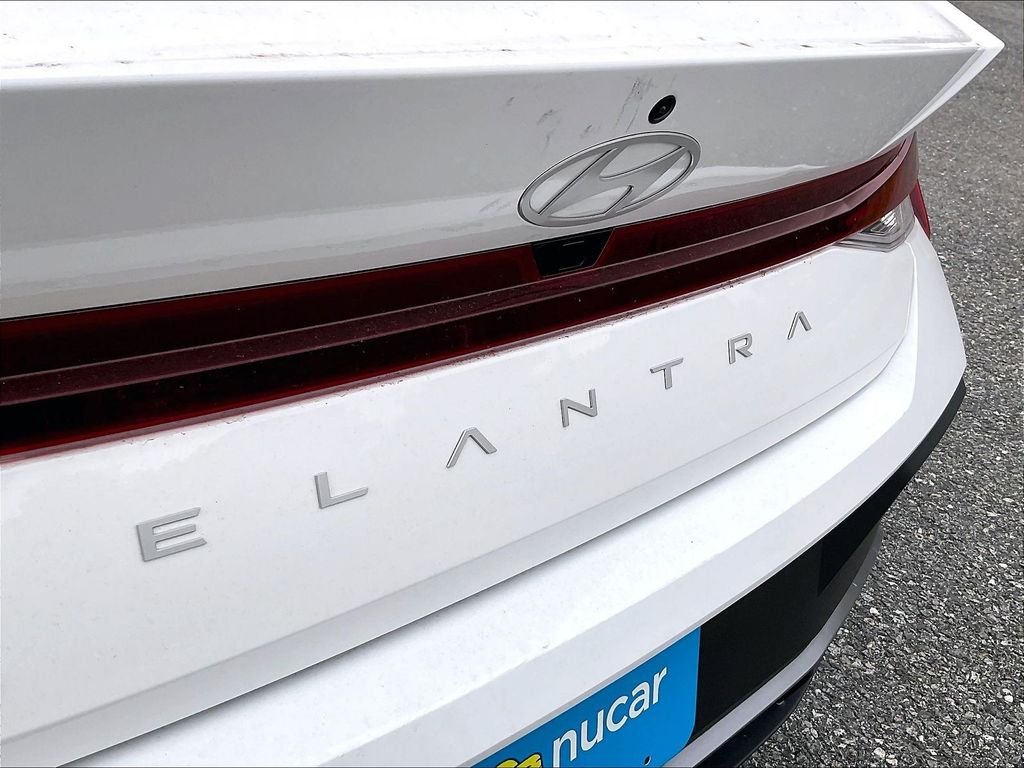 Used 2024 White Hyundai SEL image 28