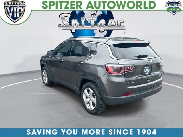 Used 2018 Gray Jeep Latitude image 7