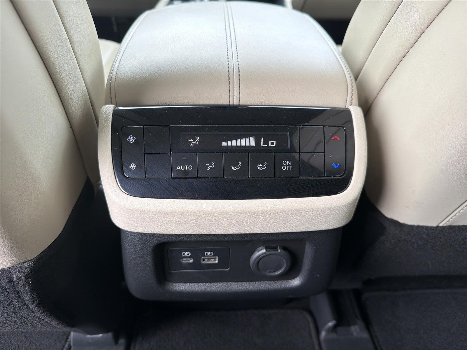 Used 2024 Mineral Black INFINITI LUXE image 4