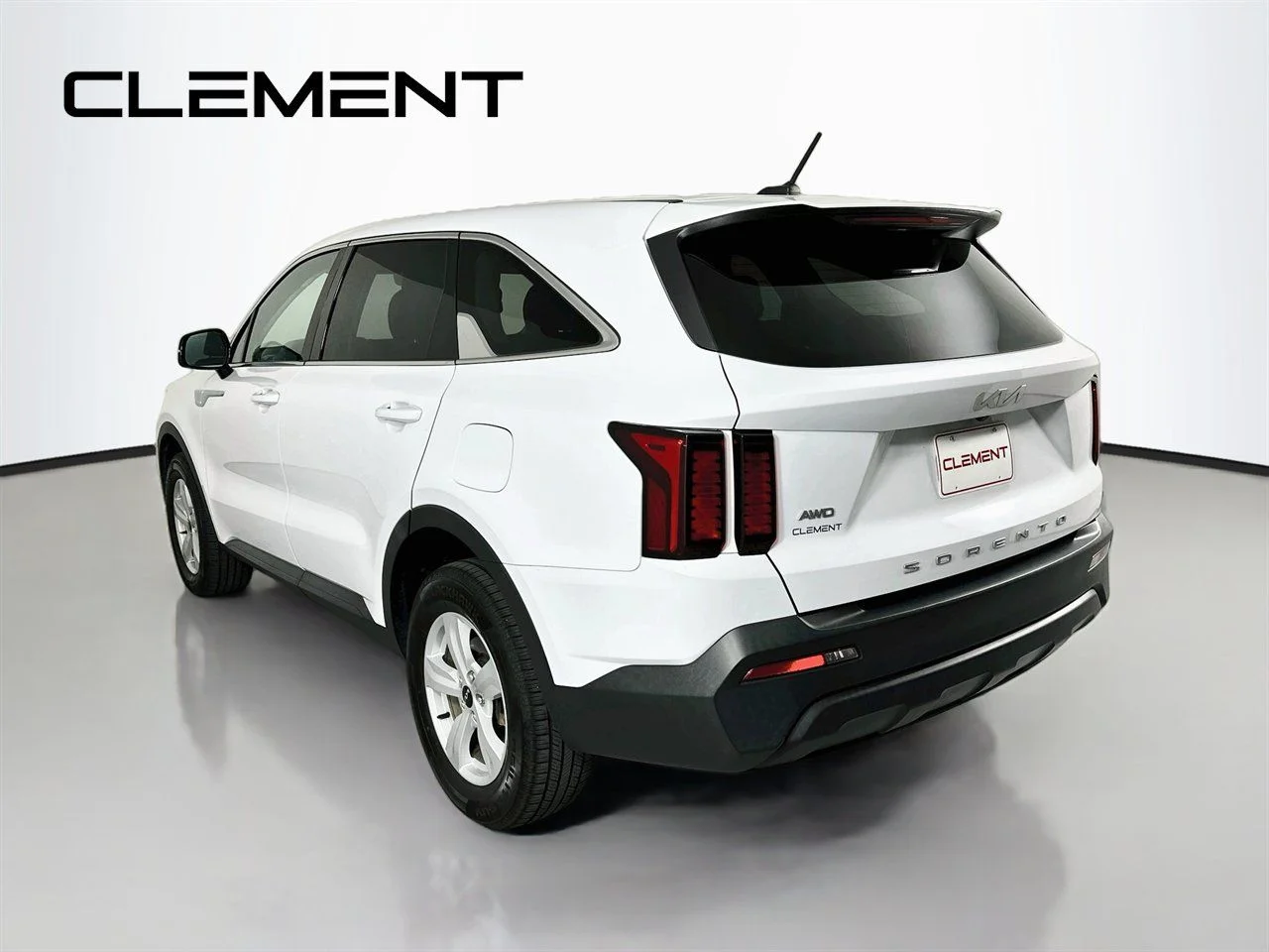 Certified Used 2022 Glacial White Pearl Kia LX image 10
