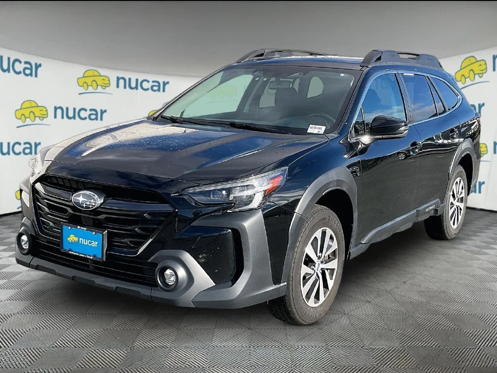 Used 2023 Crystal Black Silica Subaru Premium image 3