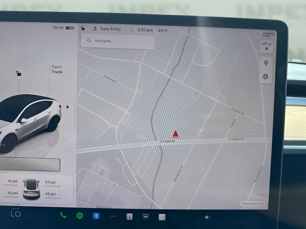 Used 2022 White Tesla Long Range image 19