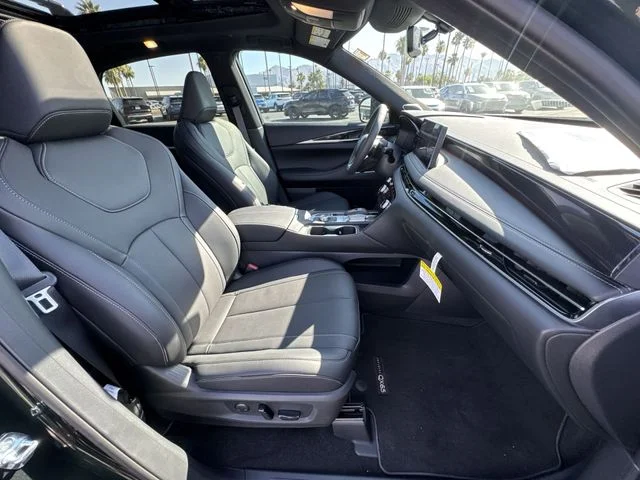 New 2027 Green INFINITI SPORT image 30