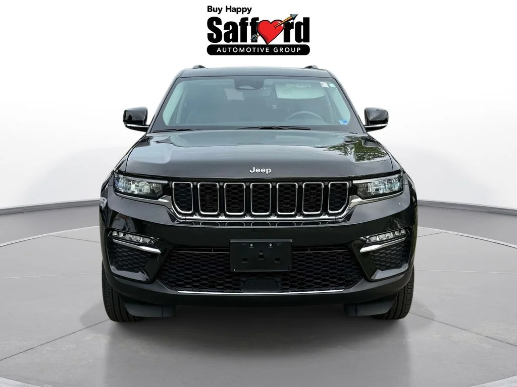Used 2024  Jeep Limited image 8