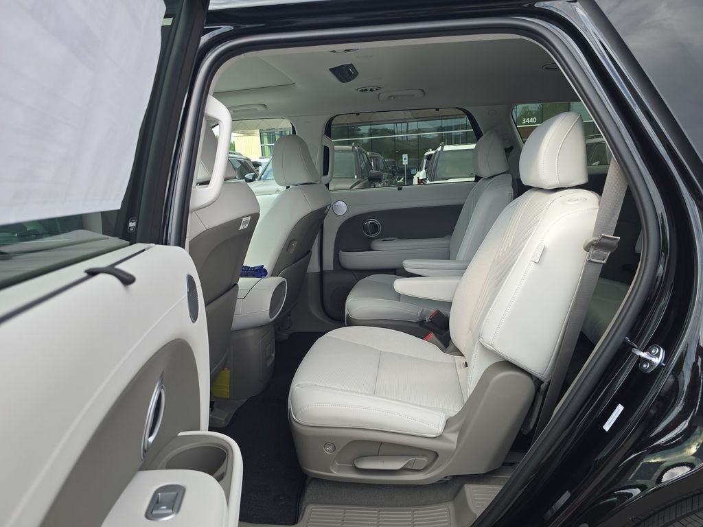 New 2026 Black Hyundai SEL Premium image 22