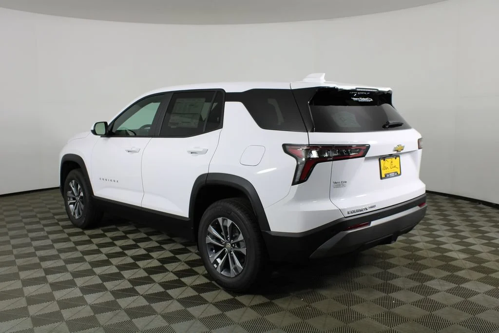 New 2027 Summit White Chevrolet LT image 4