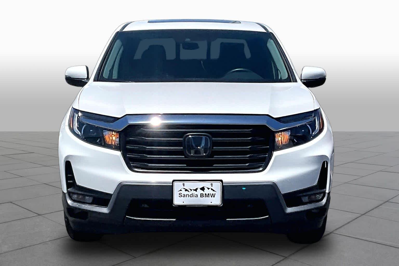 Used 2023 Platinum White Pearl Honda RTL image 3