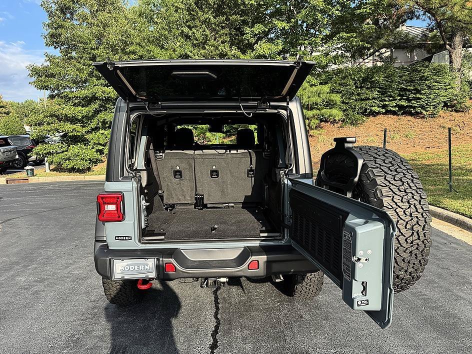 Used 2024 Anvil Clear Coat Jeep Rubicon image 25