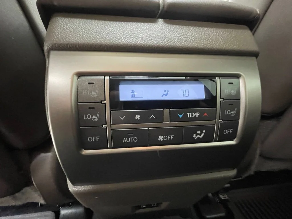 Used 2021  Lexus 460 Luxury image 13