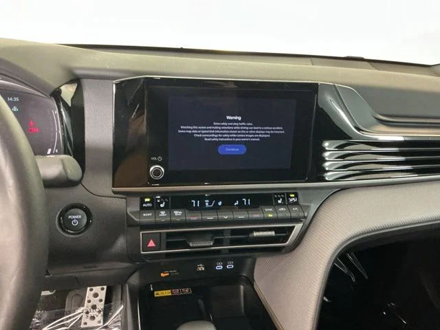 Used 2025  Toyota SE image 18