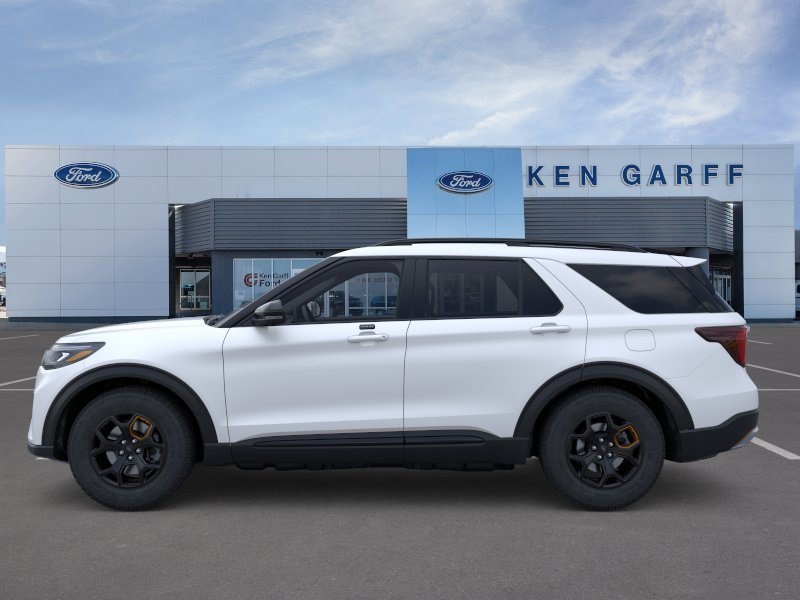 New 2026 Star White Metallic Tri-Coat Ford Tremor image 3
